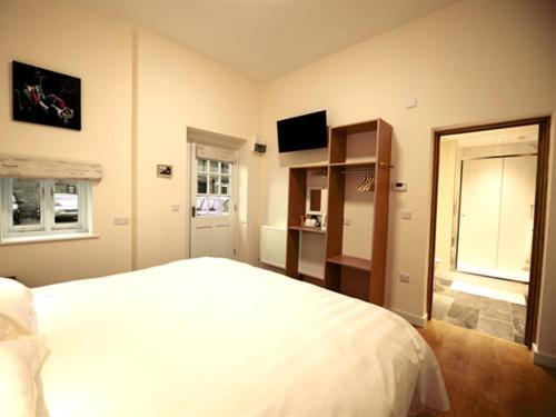 The Coaching Barns Motel Wem Eksteriør billede