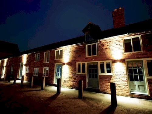 The Coaching Barns Motel Wem Eksteriør billede